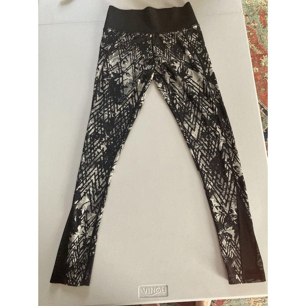 Warrior By Danica Patrick Women’s XS Floral Leggings Black Logo Stretch